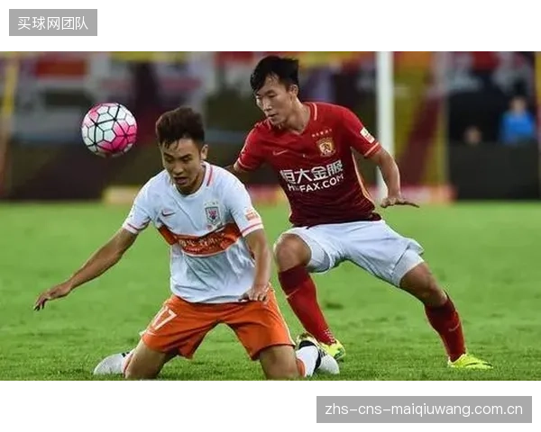 主力左后卫佩维斯·埃斯图皮尼安的健康状况成为边路战术关键变量。 主力左后卫佩维斯·埃斯图皮尼安的健康状况成为边路战术关键变量。